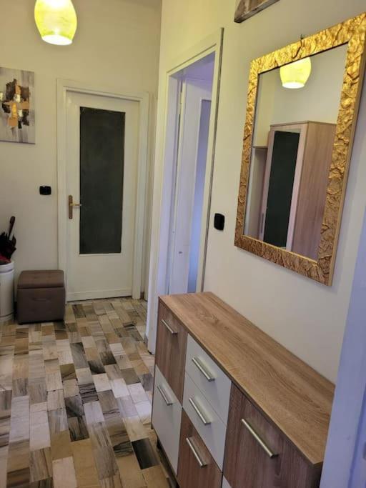 Bilocale: 5 Minuti Dall'Ariston Sanremo Luaran gambar