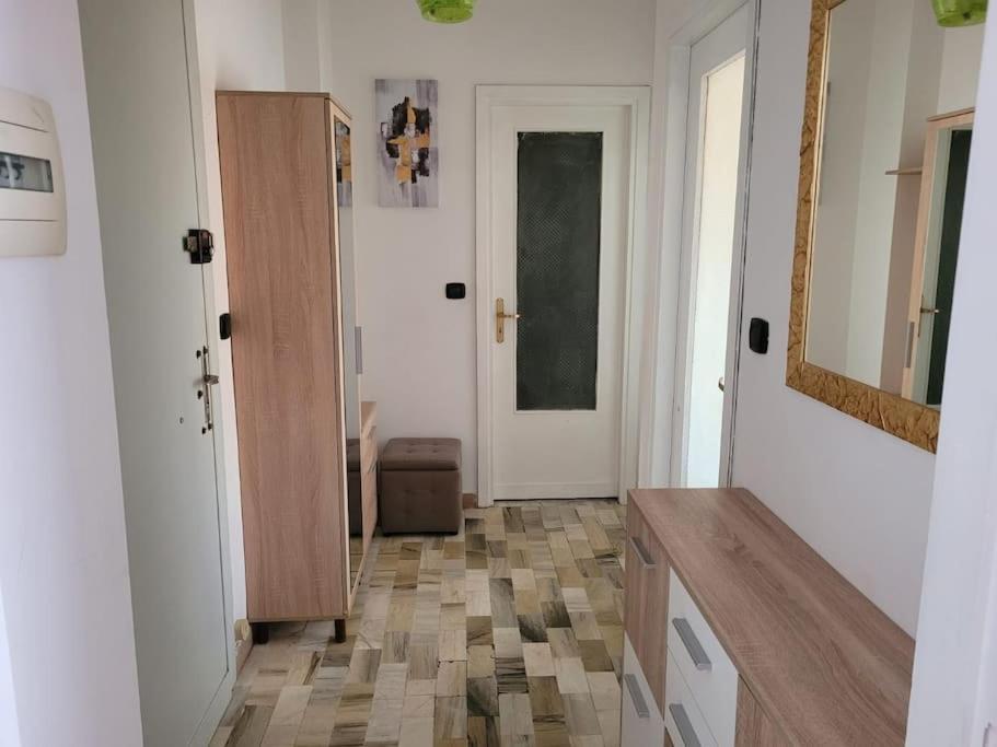 Bilocale: 5 Minuti Dall'Ariston Sanremo Luaran gambar