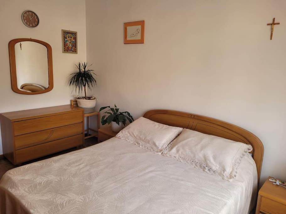 Bilocale: 5 Minuti Dall'Ariston Sanremo Luaran gambar